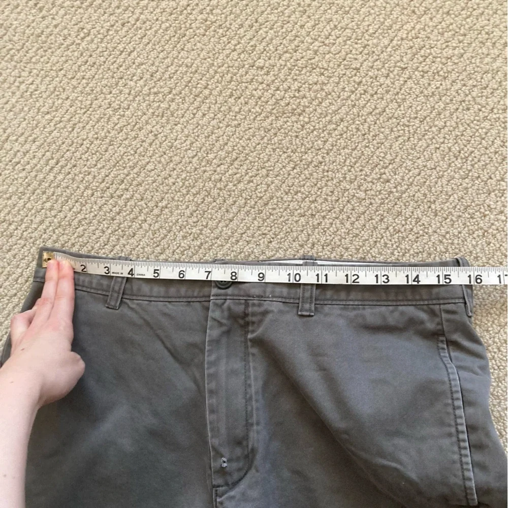 J. Crew Classic Chino Pants Grey Bottoms Men’s Size W 32 x L 32 FLAW HOLE